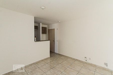 Sala de apartamento para alugar com 3 quartos, 68m² em Vila Ivone, São Paulo