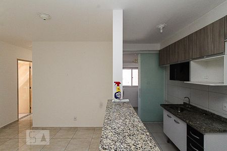 Sala de apartamento para alugar com 3 quartos, 68m² em Vila Ivone, São Paulo