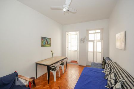 Apartamento à venda com 60m², 1 quarto e sem vagaSala