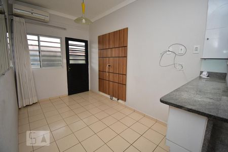 Sala de apartamento para alugar com 1 quarto, 35m² em Quadras Econômicas Lúcio Costa (guará), Brasília