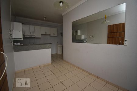 Sala de apartamento para alugar com 1 quarto, 35m² em Quadras Econômicas Lúcio Costa (guará), Brasília