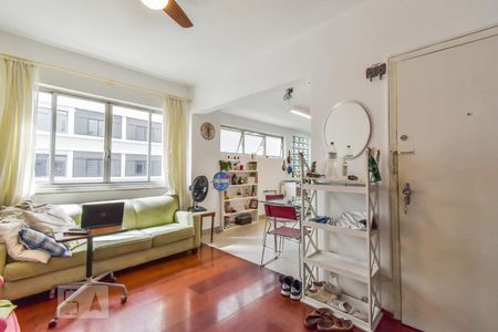 Sala de apartamento para alugar com 2 quartos, 90m² em Cerqueira César, São Paulo