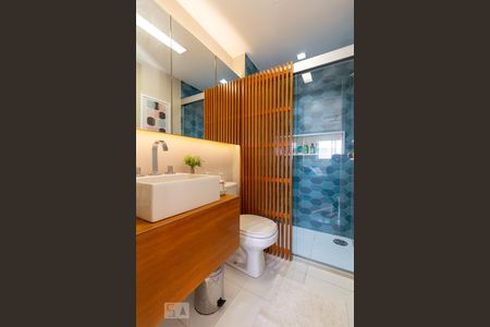 Banheiro Social 1 de apartamento à venda com 2 quartos, 81m² em Vila Sônia, São Paulo