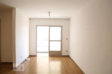 Sala de apartamento para alugar com 2 quartos, 70m² em Parque Imperial, São Paulo