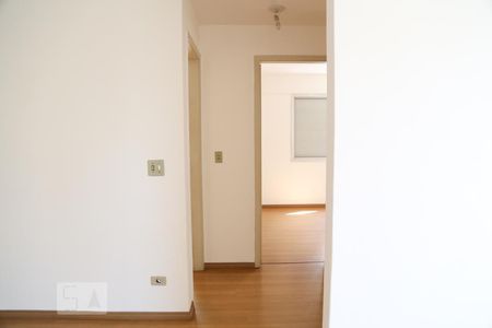 Corredor de apartamento para alugar com 2 quartos, 70m² em Parque Imperial, São Paulo