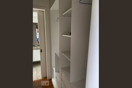 Closet Suíte de apartamento para alugar com 3 quartos, 135m² em Belvedere, Belo Horizonte