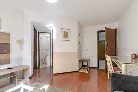 Sala de apartamento para alugar com 1 quarto, 40m² em Batel, Curitiba