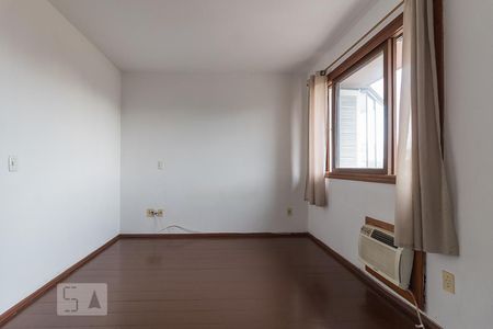 Dormitório 2 de apartamento à venda com 2 quartos, 76m² em Chácara das Pedras, Porto Alegre