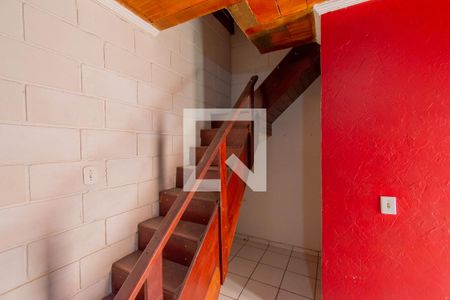 Escada de casa de condomínio para alugar com 1 quarto, 55m² em Jardim Novo Campos Elíseos, Campinas