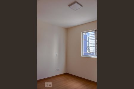 Quarto de apartamento para alugar com 1 quarto, 40m² em Funcionários, Belo Horizonte