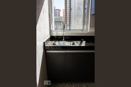 Cozinha - Torneira de apartamento para alugar com 1 quarto, 40m² em Funcionários, Belo Horizonte