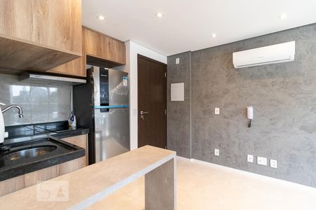 Sala - cozinha de apartamento para alugar com 1 quarto, 30m² em Pinheiros, São Paulo