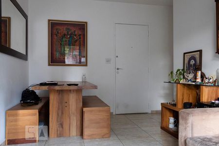 Sala com sacada de apartamento para alugar com 2 quartos, 53m² em Vila Nova Conceição, São Paulo