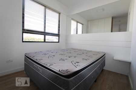 Quarto de kitnet/studio para alugar com 1 quarto, 21m² em Centro, Curitiba