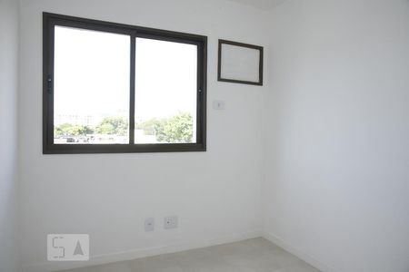 Quarto 1  de apartamento para alugar com 2 quartos, 70m² em Taquara, Rio de Janeiro