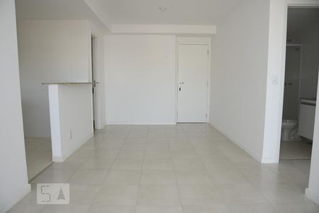 Sala de apartamento para alugar com 2 quartos, 70m² em Taquara, Rio de Janeiro