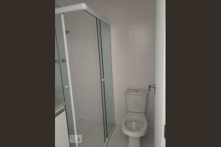 Banheiro de apartamento para alugar com 2 quartos, 56m² em Vila Yara, Osasco