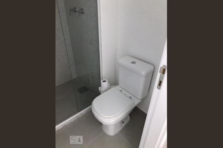 banheiro de kitnet/studio para alugar com 1 quarto, 38m² em Vila Andrade, São Paulo