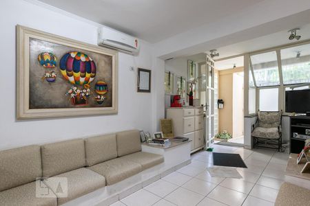 Sala de casa para alugar com 2 quartos, 120m² em Planalto Paulista, São Paulo