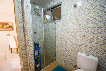 Banheiro de apartamento à venda com 1 quarto, 52m² em Botafogo, Campinas