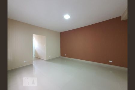 Sala de casa para alugar com 2 quartos, 65m² em Vila Firmiano Pinto, São Paulo
