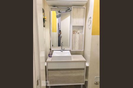 Banheiro  de apartamento para alugar com 2 quartos, 47m² em Jardim Castelo, São Paulo