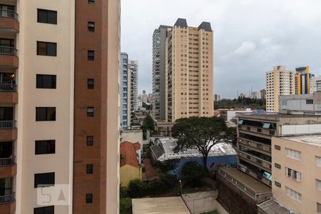 Vista de apartamento à venda com 3 quartos, 130m² em Pinheiros, São Paulo