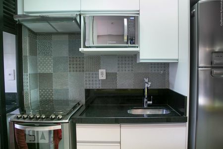 Cozinha de apartamento à venda com 2 quartos, 53m² em Vila Anglo Brasileira, São Paulo