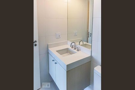 Banheiro de kitnet/studio para alugar com 1 quarto, 48m² em Vila Cruzeiro, São Paulo