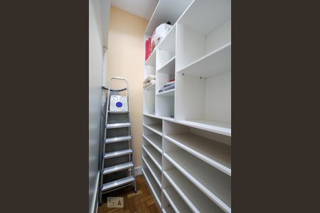 Closet de apartamento para alugar com 1 quarto, 42m² em Santa Teresa, Rio de Janeiro