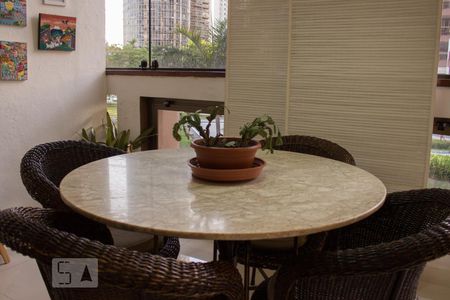 Varanda de apartamento à venda com 1 quarto, 71m² em Barra da Tijuca, Rio de Janeiro