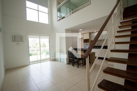 Sala de apartamento à venda com 1 quarto, 60m² em Barra da Tijuca, Rio de Janeiro