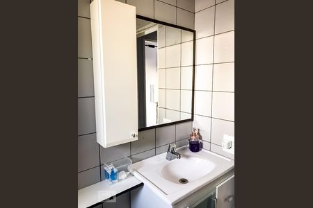 Banheiro de apartamento à venda com 2 quartos, 60m² em Vila Moreira, Guarulhos