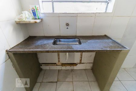 Detalhe cozinha de casa para alugar com 1 quarto, 35m² em Parque Boturussu, São Paulo