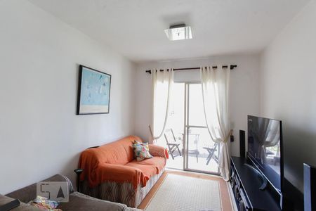 Sala de apartamento para alugar com 3 quartos, 75m² em Vila Alexandria, São Paulo