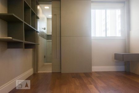 Suite 1 de apartamento para alugar com 3 quartos, 177m² em Jardim Monte Kemel, São Paulo