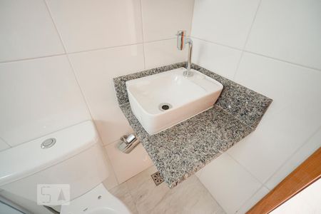Detalhe banheiro de apartamento para alugar com 2 quartos, 45m² em Chácara Mafalda, São Paulo