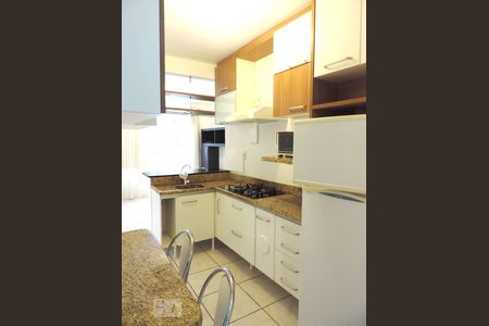 Cozinha de kitnet/studio para alugar com 3 quartos, 65m² em Trindade, Florianópolis