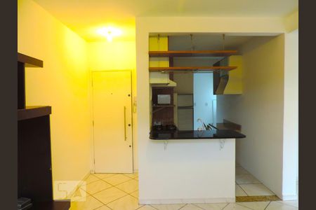 Sala de kitnet/studio para alugar com 3 quartos, 65m² em Trindade, Florianópolis