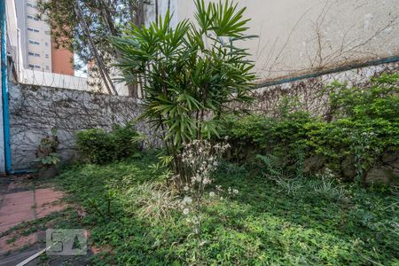 Quintal Fundos de casa à venda com 3 quartos, 185m² em Cidade Monções, São Paulo