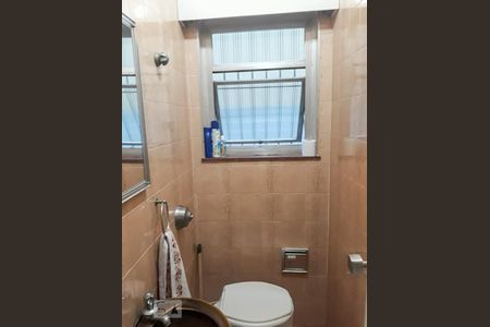 Banheiro de casa à venda com 3 quartos, 250m² em Vila Bertioga, São Paulo