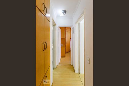 Corredor de apartamento à venda com 2 quartos, 70m² em Jardim Itapeva, São Paulo