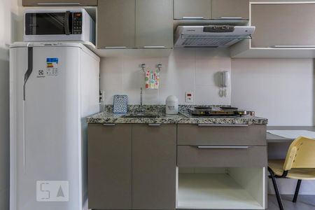 Cozinha de kitnet/studio para alugar com 1 quarto, 29m² em Liberdade, São Paulo