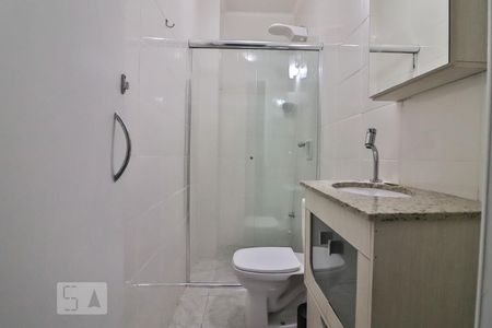 Banheiro de kitnet/studio para alugar com 1 quarto, 27m² em Jardim Paulista, São Paulo