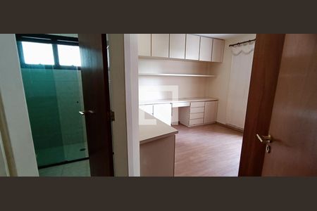 Apartamento para alugar com 185m², 3 quartos e 3 vagas Apartamento para alugar com 185m², 3 quartos e 3 vagasSuíte 2