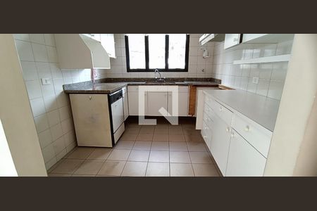 Apartamento para alugar com 185m², 3 quartos e 3 vagas Apartamento para alugar com 185m², 3 quartos e 3 vagasCozinha