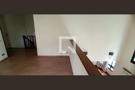 Apartamento para alugar com 185m², 3 quartos e 3 vagas Apartamento para alugar com 185m², 3 quartos e 3 vagasEscada