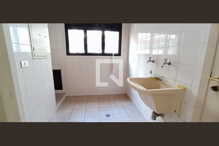 Apartamento para alugar com 185m², 3 quartos e 3 vagas Apartamento para alugar com 185m², 3 quartos e 3 vagasÁrea de serviço