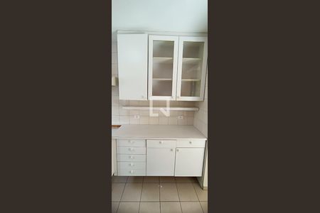 Apartamento para alugar com 185m², 3 quartos e 3 vagas Apartamento para alugar com 185m², 3 quartos e 3 vagasArmário/Cozinha