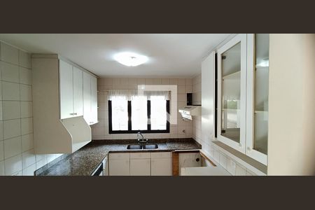 Apartamento para alugar com 185m², 3 quartos e 3 vagas Apartamento para alugar com 185m², 3 quartos e 3 vagasCozinha